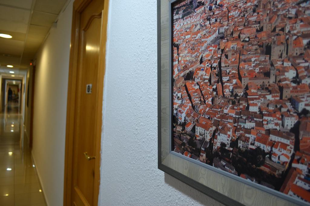 Hostal Al-Qazeres Caces Exterior foto